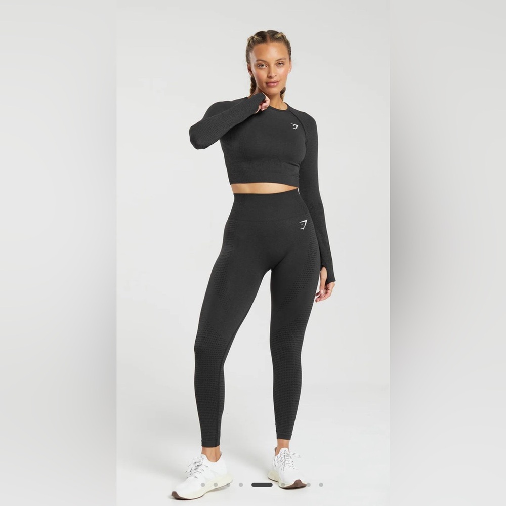 GYMSHARK 2 PIECE LONG SLEEVE SET size SMALL